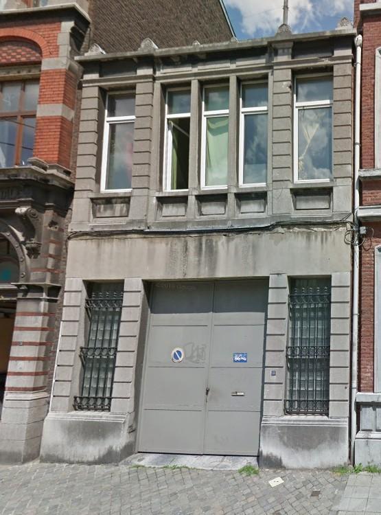 Garage - 11 places de parking couv. avec appartement 