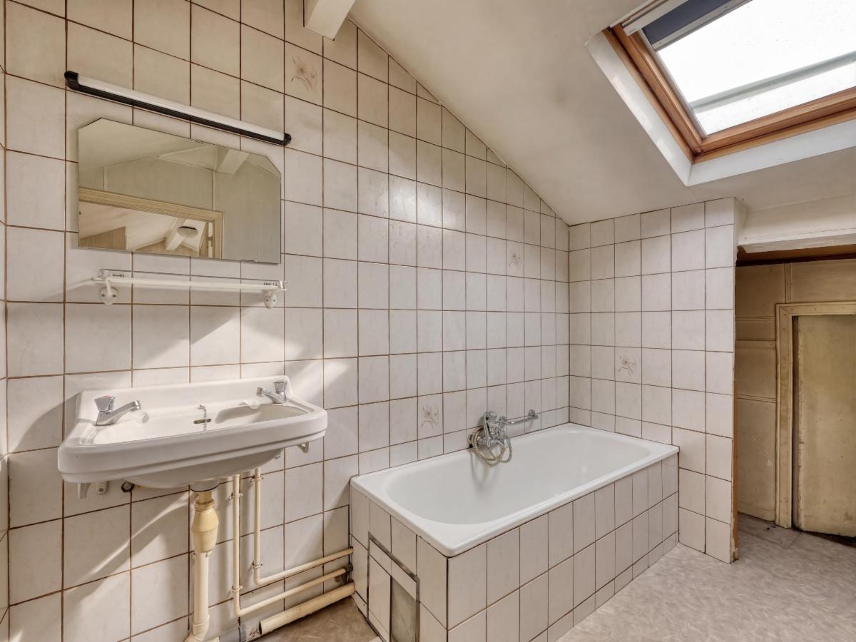 Photo 7 du bien Bonne petite maison avec garage/atelier à rénover