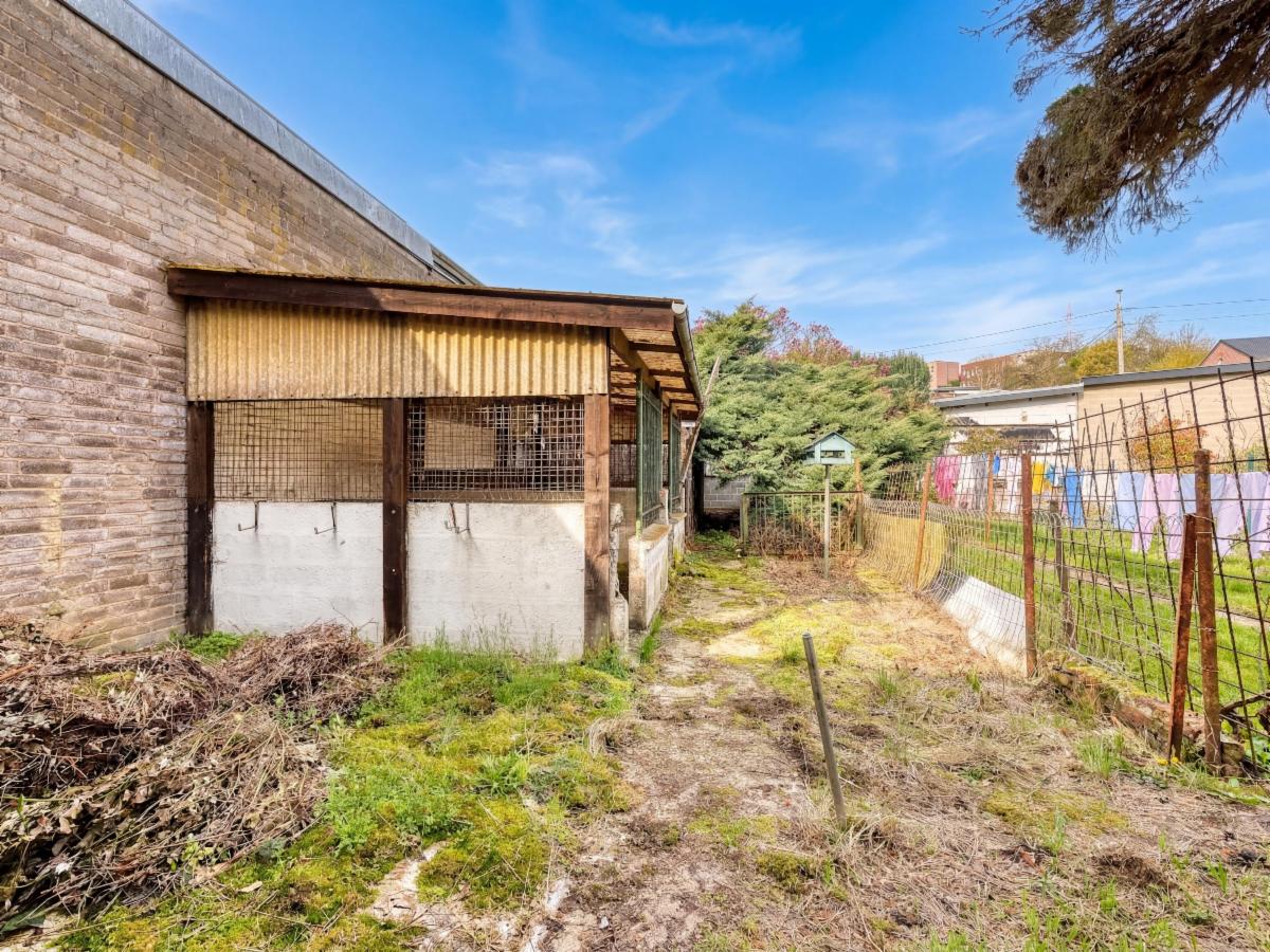 Photo 19 du bien Bonne petite maison avec garage/atelier à rénover