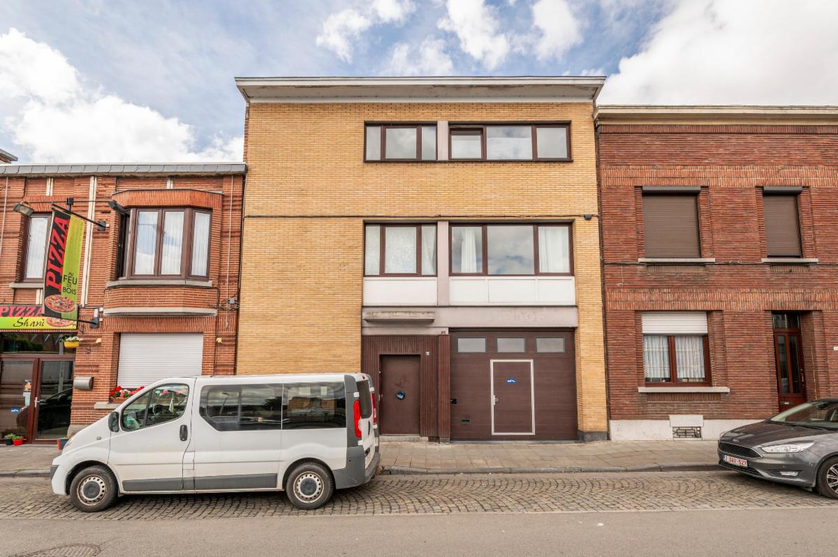 Maison bel-étage avec grand garage à vendre