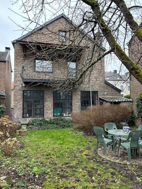 Une maison avec jardin à Hamoir