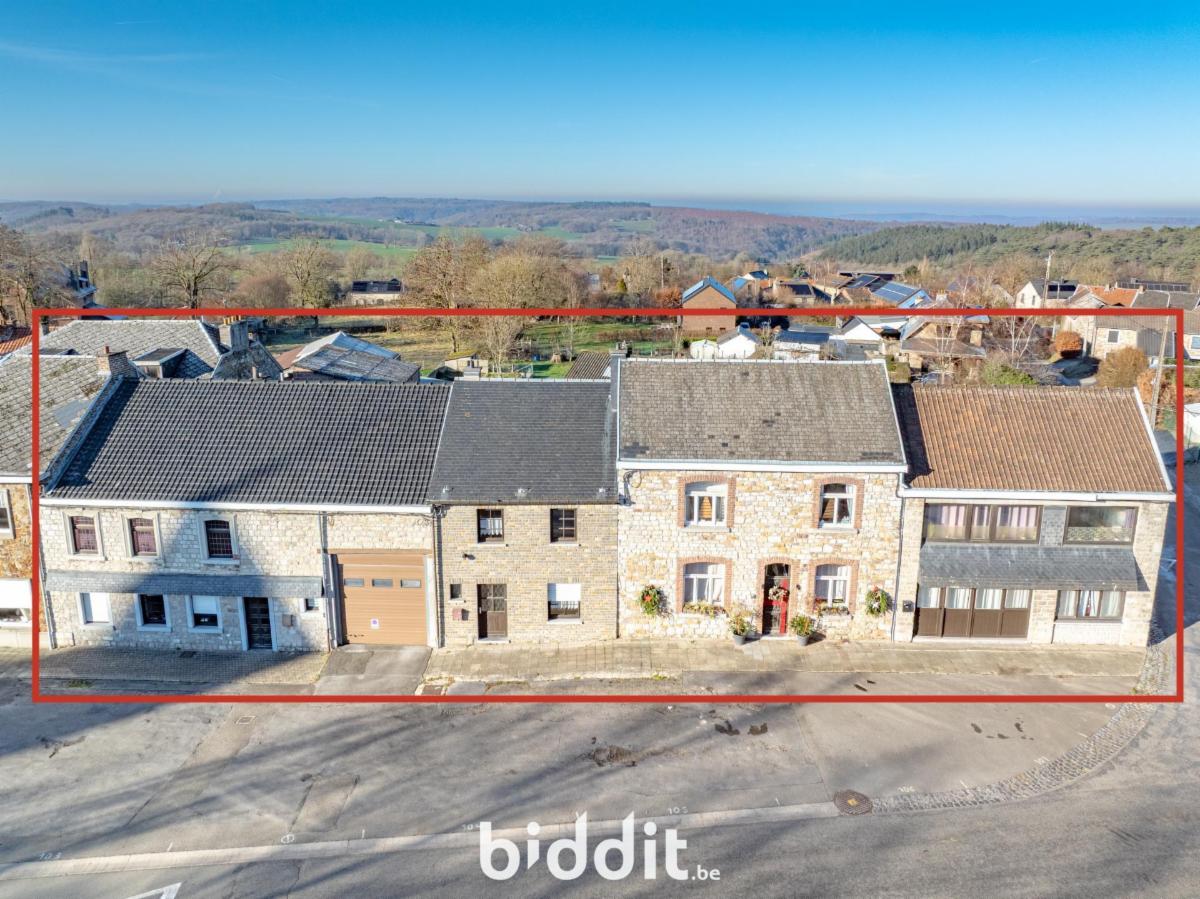 Un ensemble immobilier à Louveigné, 3 maisons&2 appartements