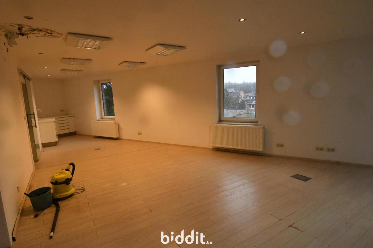 Photo 8 du bien MAISON DE RAPPORT (duplex prof. - 4 appts - 1 entité polyv)