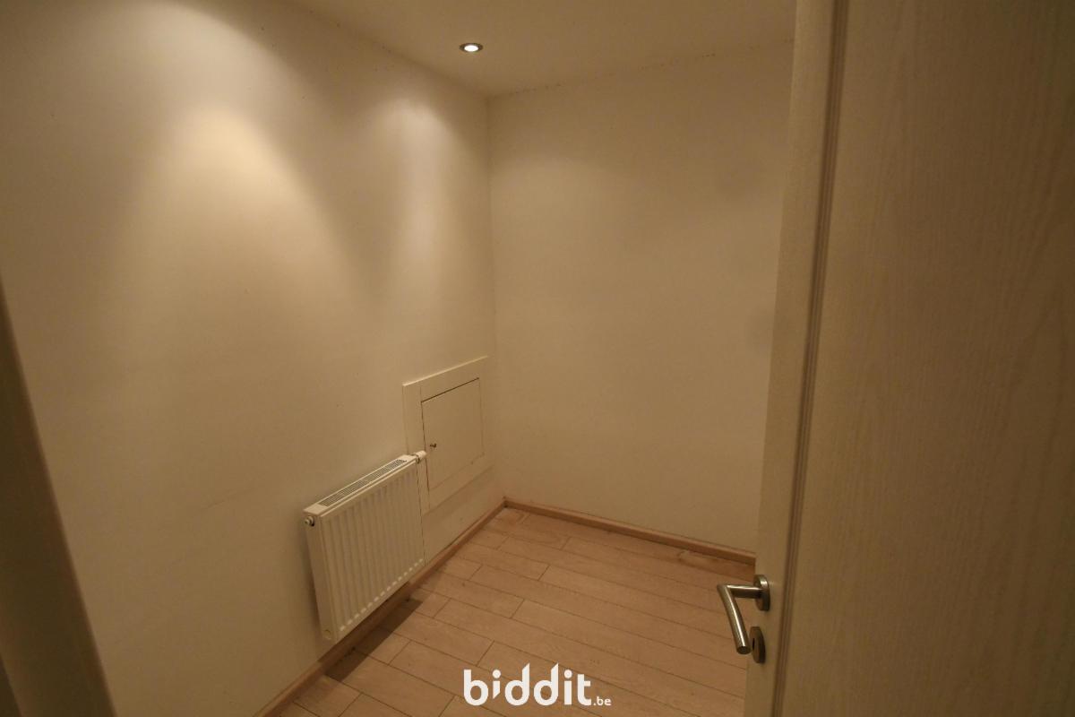 Photo 11 du bien MAISON DE RAPPORT (duplex prof. - 4 appts - 1 entité polyv)