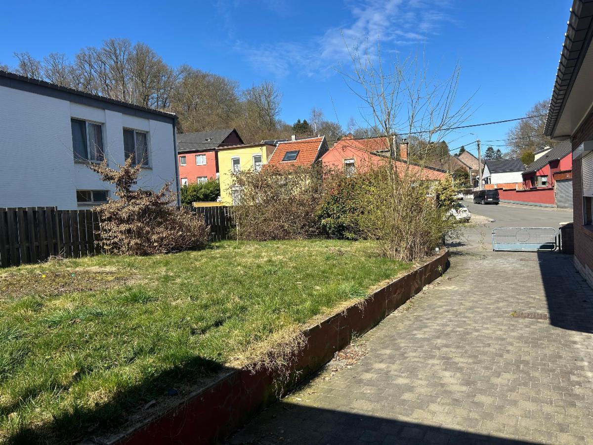 Photo 4 du bien Bungalow avec garages et jardin