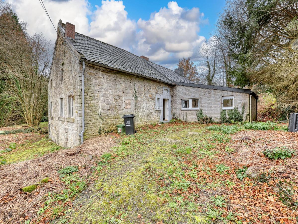 maison d'habitation en pierre du pays à rénover