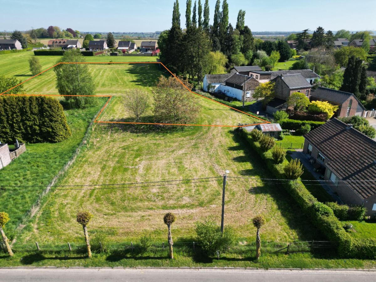 Parcelle de terrain d'une surface de 5.400m² à vendre (LOT2)