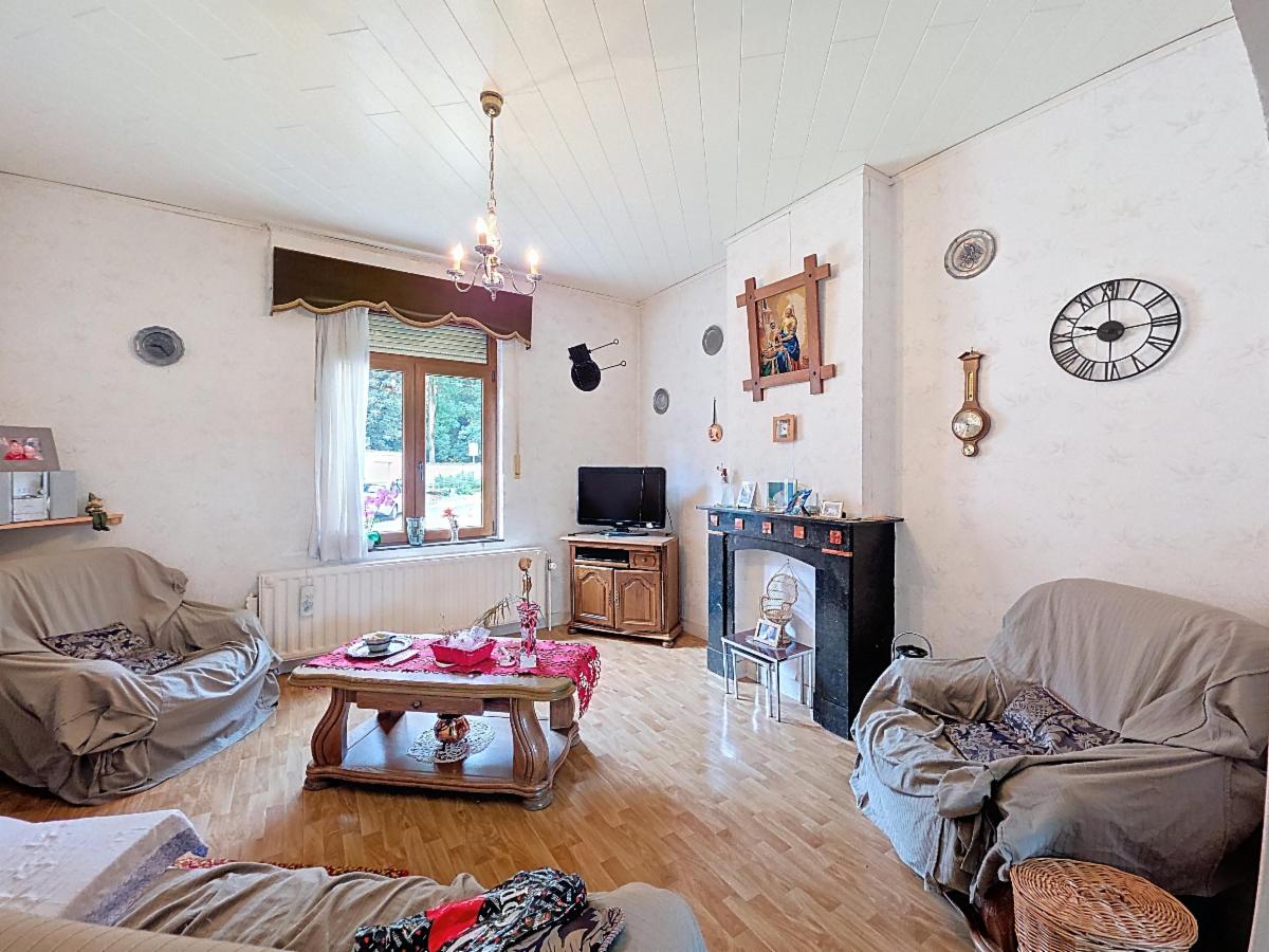 Photo 3 du bien Maison à rénover dans une voie sans issue - beau potentiel !