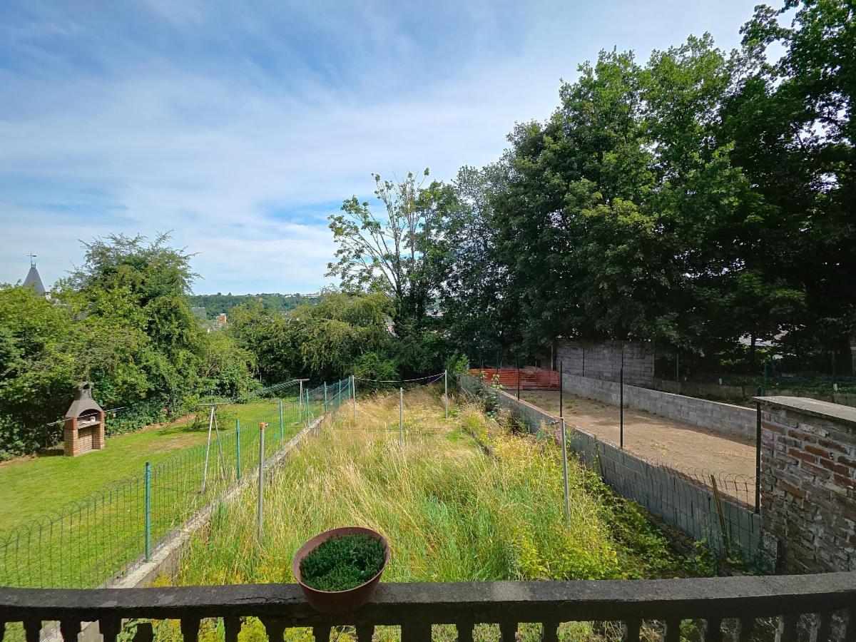 Photo 12 du bien Maison à rénover dans une voie sans issue - beau potentiel !