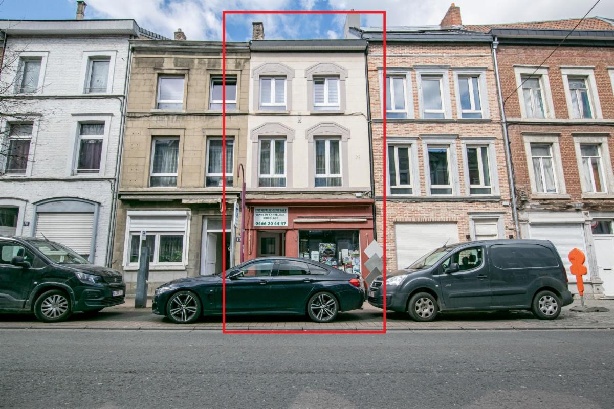 Maison avec rez-de-chaussée commercial