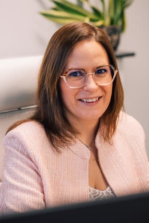 Caroline MENÉ